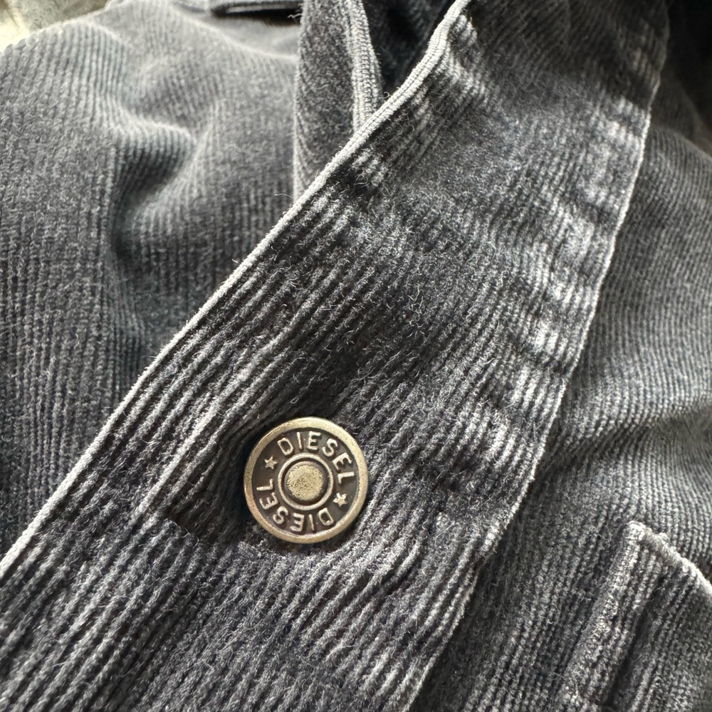 Diesel Corduroy perfect for fall - Picture 4 of 6